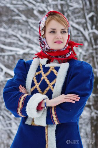 这位俄罗斯美女身穿传统服装的女人照片-正版商用图片09rd1c-摄图新